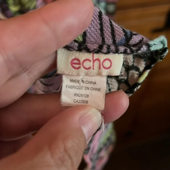 Colorful floral scarf. 100% acrylic. - Picture 4 of 6